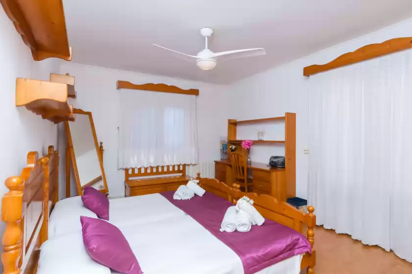 Holiday rentals in Ses àncores, sa Coma