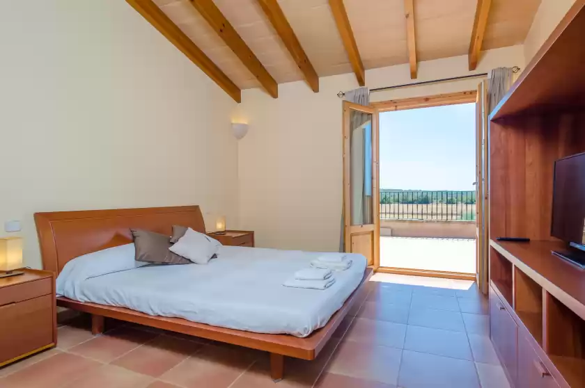 Holiday rentals in Can cotoneta, Campos