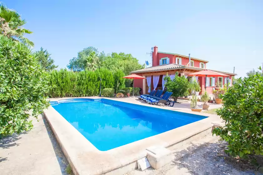 Holiday rentals in Cas rossinyol