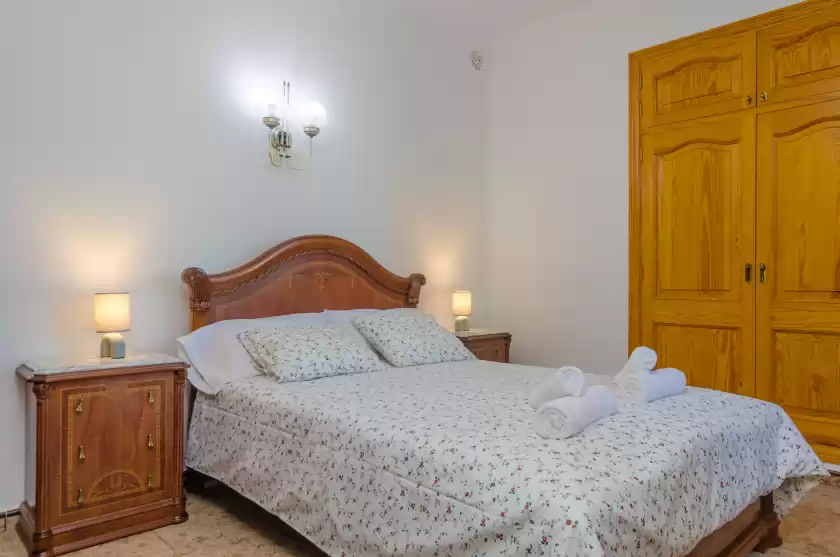 Holiday rentals in Can nadal (finca can nadal), Campos