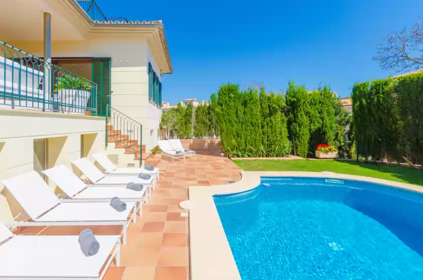 Holiday rentals in Villa arabella, sa Vileta