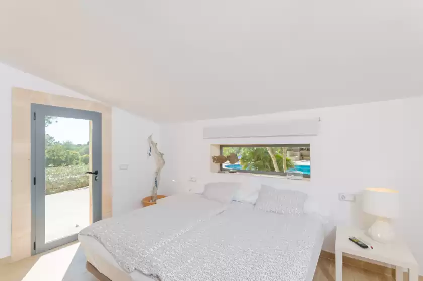 Holiday rentals in Villa salmonia (almonia des caló), Cala Llombards