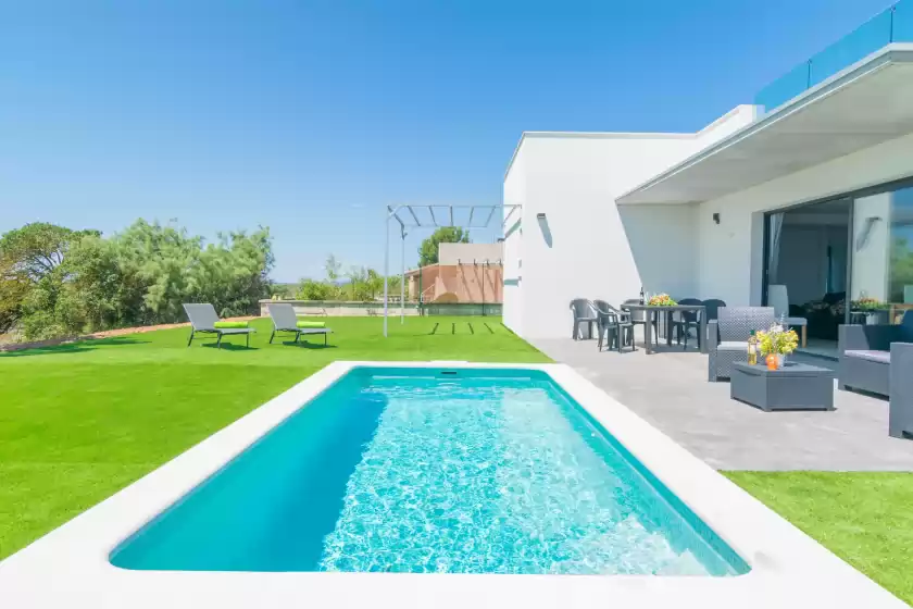 Holiday rentals in Villa leonor, Platja d'Alcúdia