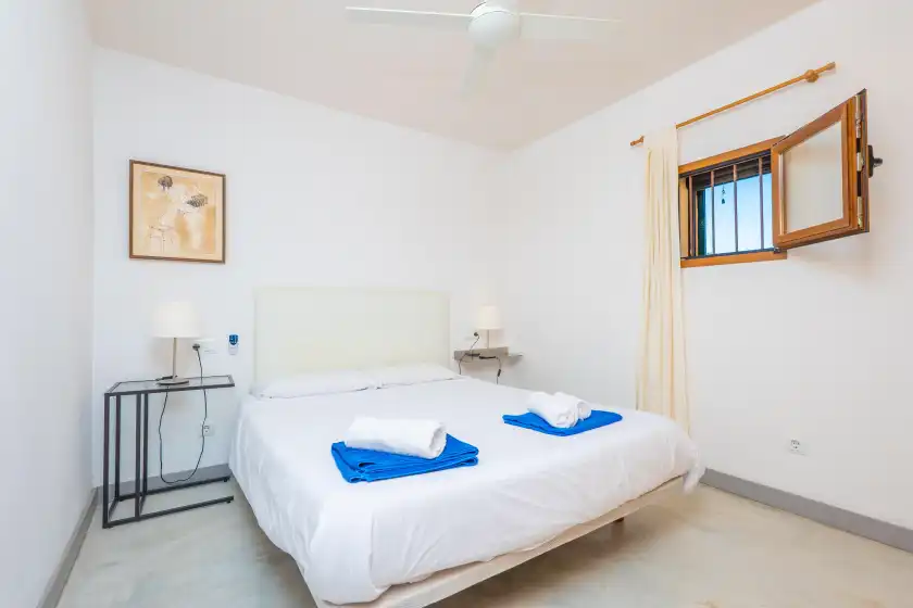 Holiday rentals in Sa marina (covamarina), ses Covetes