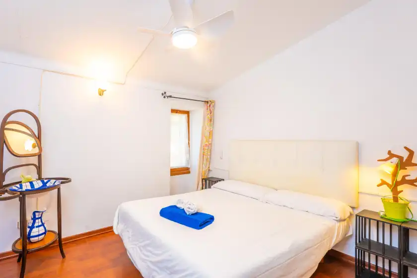 Holiday rentals in Sa marina (covamarina), ses Covetes