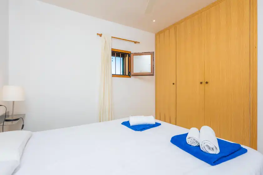 Holiday rentals in Sa marina (covamarina), ses Covetes
