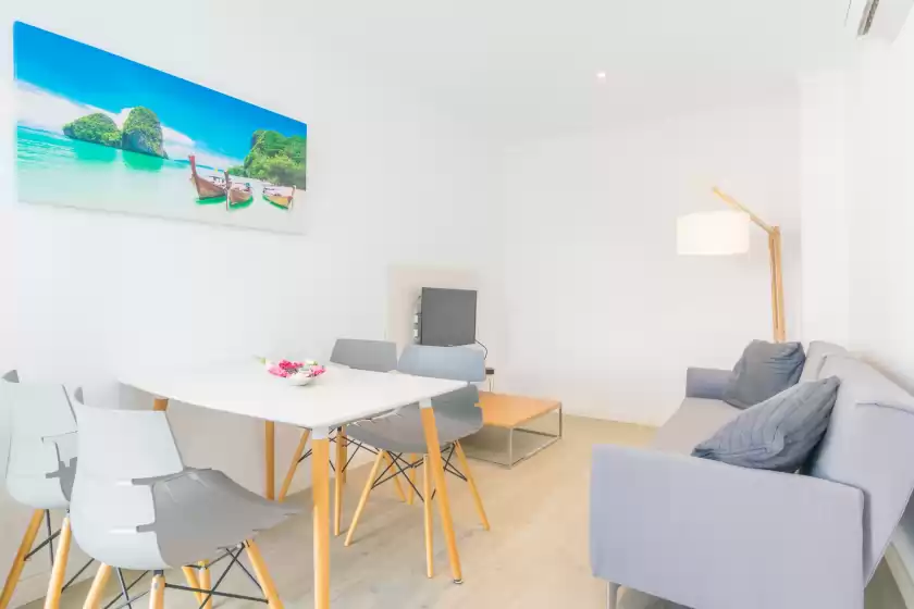 Holiday rentals in Edificio playa 2b, Platja d'Alcúdia