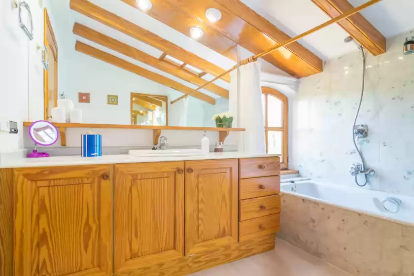 Holiday rentals in Villa marjals, Muro