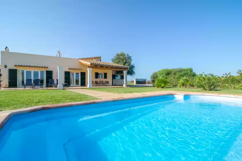 Holiday rentals in Son coves petit