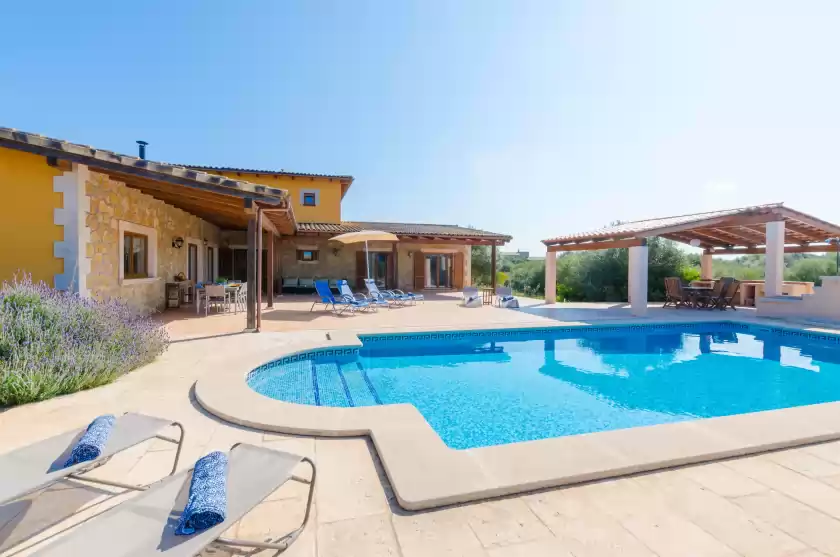 Holiday rentals in Villa lorena, ses Salines