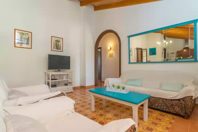 Holiday rentals in Es turo 10, Campos