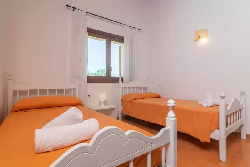 Holiday rentals in Es turo 10, Campos