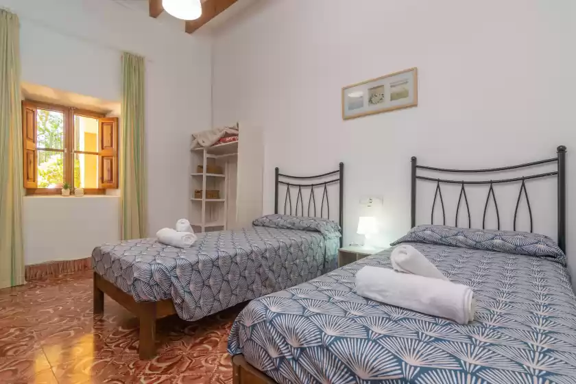 Holiday rentals in Es turo 10, Campos