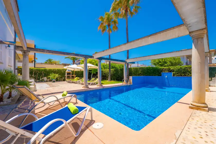 Holiday rentals in Estrel, Can Picafort