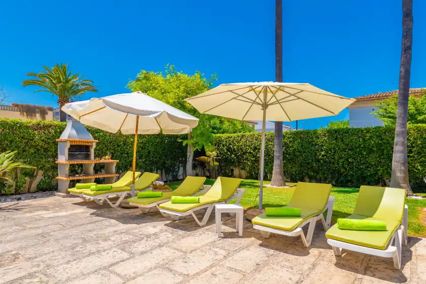 Holiday rentals in Estrel, Can Picafort