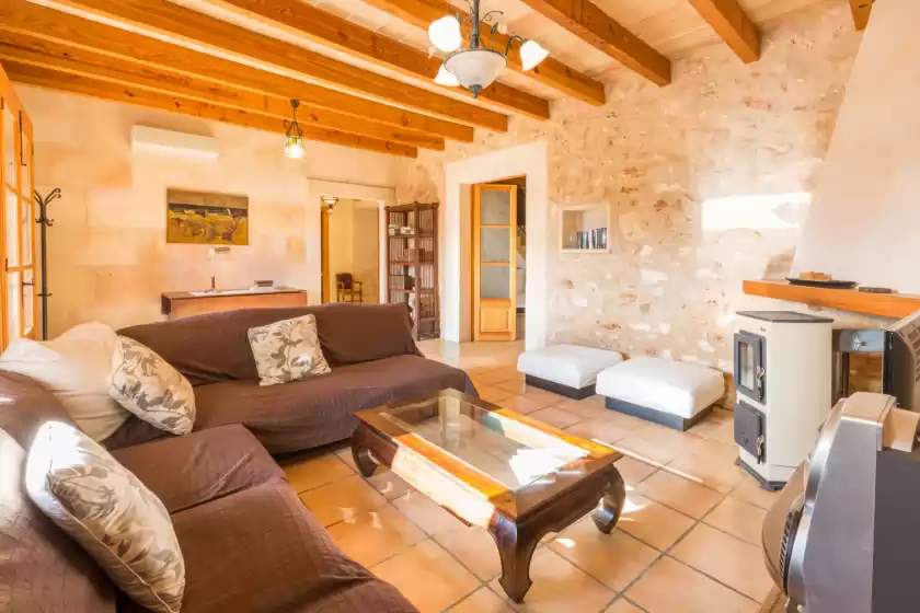 Holiday rentals in Casa rural sa sorda, Campos