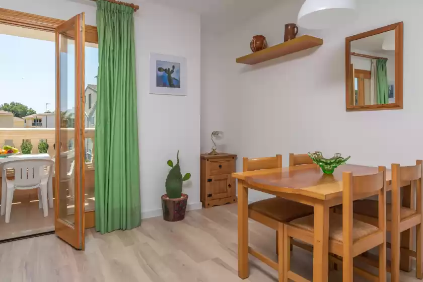 Holiday rentals in Xic taronja, Can Picafort