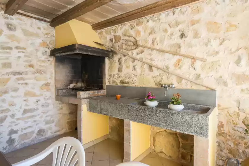 Holiday rentals in Liatris, Maria de la Salut