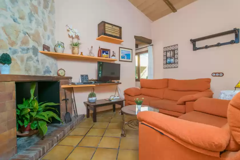 Holiday rentals in Liatris, Maria de la Salut