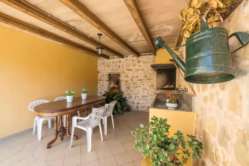 Holiday rentals in Liatris, Maria de la Salut