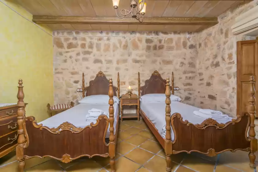 Holiday rentals in Liatris, Maria de la Salut