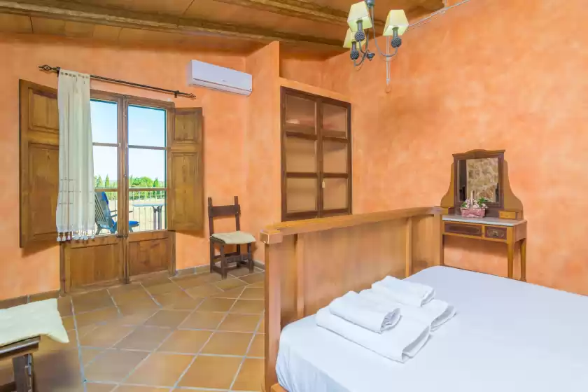 Holiday rentals in Liatris, Maria de la Salut