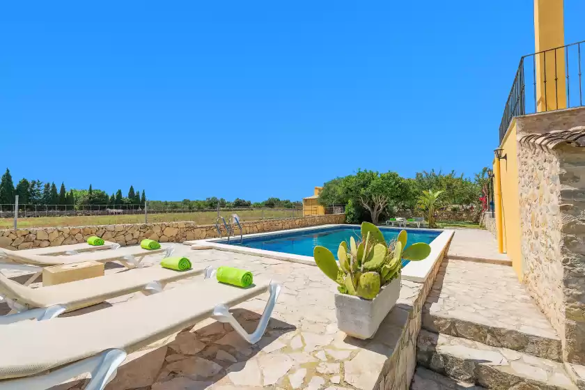 Holiday rentals in Liatris, Maria de la Salut