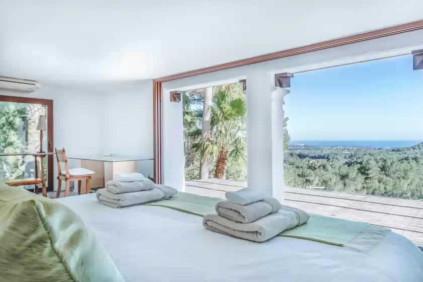 Holiday rentals in Ca'na calma, Sant Llorenç de Balàfia