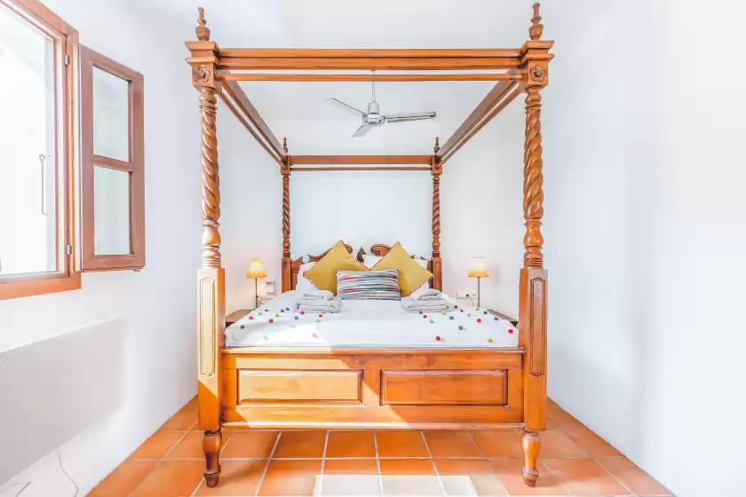 Holiday rentals in Ca'na calma, Sant Llorenç de Balàfia