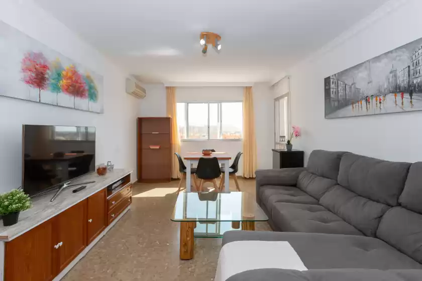 Holiday rentals in Apartamento el consul malaga - adults only, Málaga