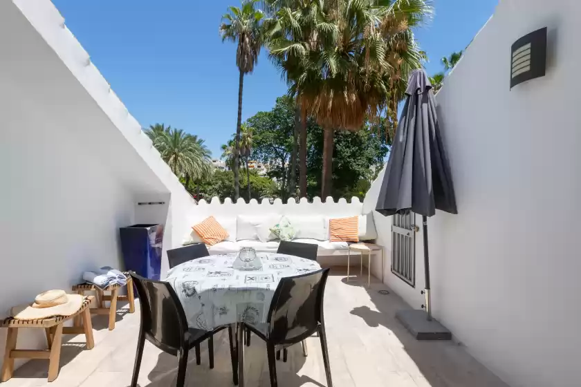 Holiday rentals in Aldea blanca, Nueva Andalucía