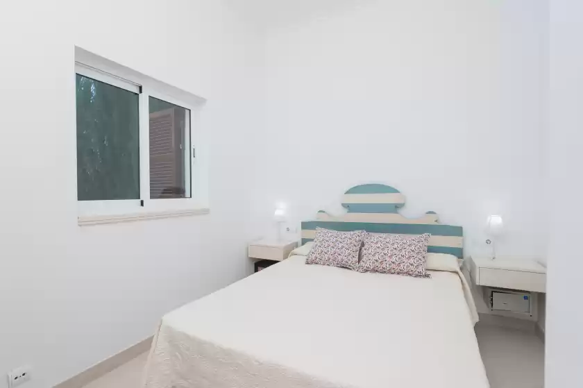 Holiday rentals in Villa clarita, Cala Sant Vicenç