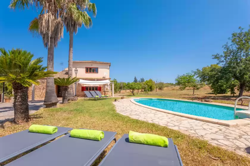 Holiday rentals in Son figuerola