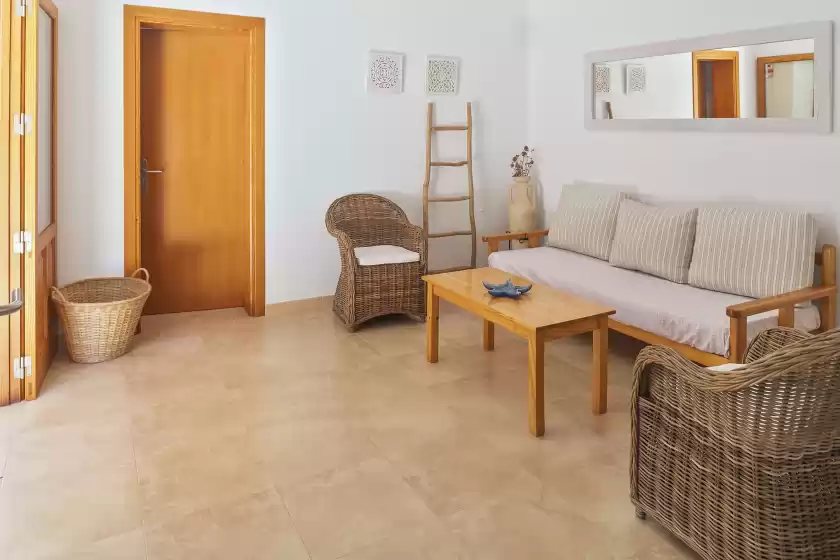 Holiday rentals in Es lliri blanc, Venda des Cap de Barbaria