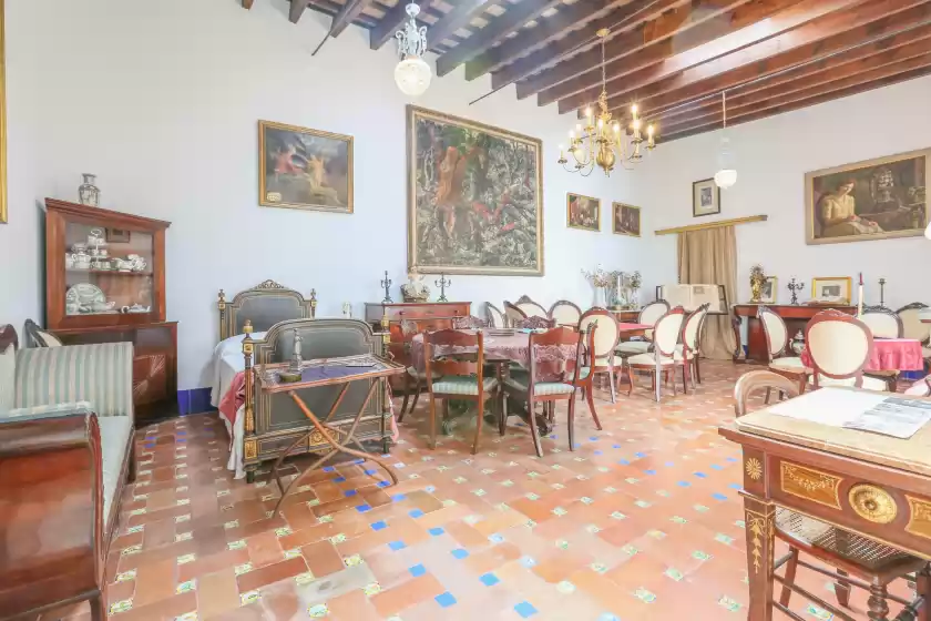 Holiday rentals in Posada de la casa del pintor hab. almeria - adults, Carmona