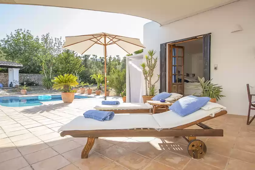 Holiday rentals in Can cabrit, Jesús