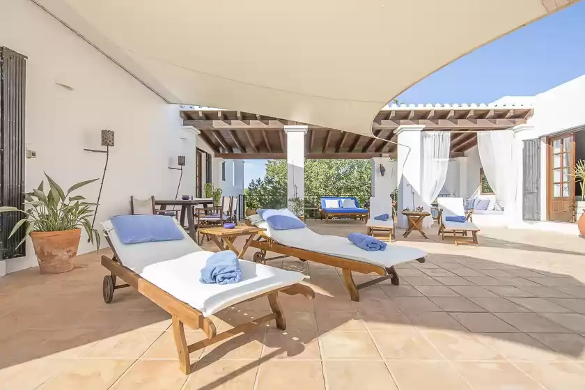 Holiday rentals in Can cabrit, Jesús