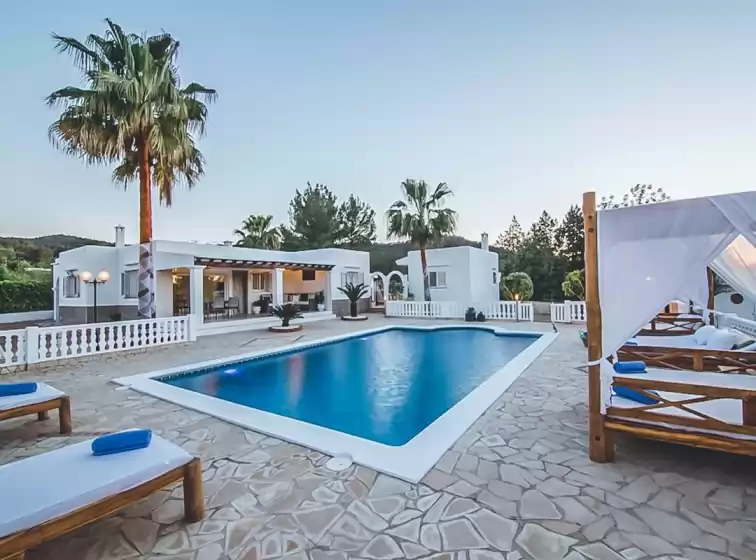 Holiday rentals in Can penelope