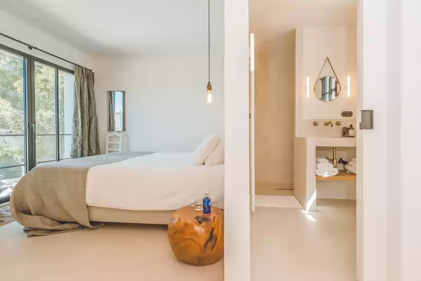 Holiday rentals in Villa oleander, Sant Agustí des Vedrà