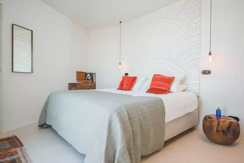 Holiday rentals in Villa oleander, Sant Agustí des Vedrà