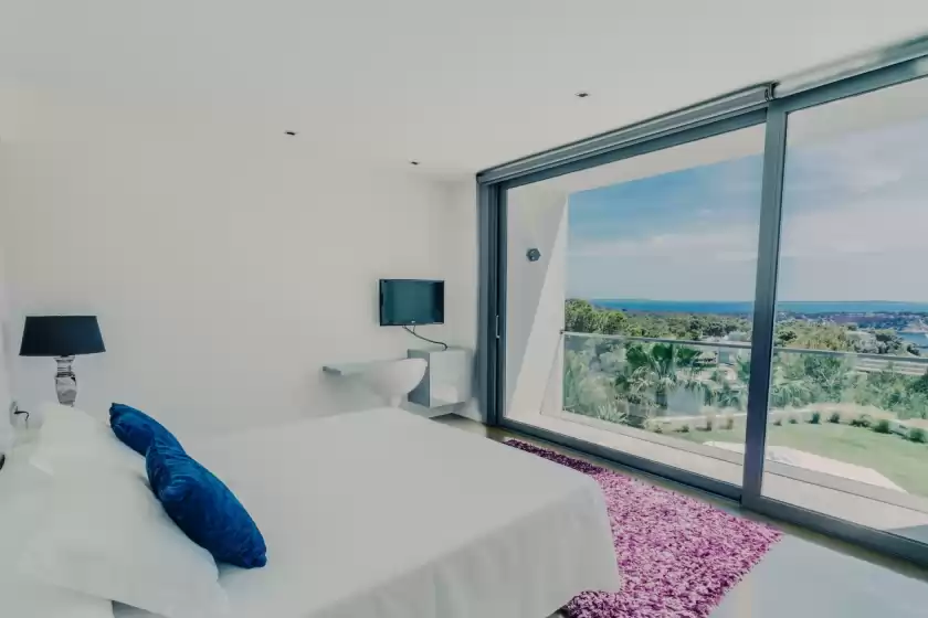 Holiday rentals in Villa serenity, es Cubells
