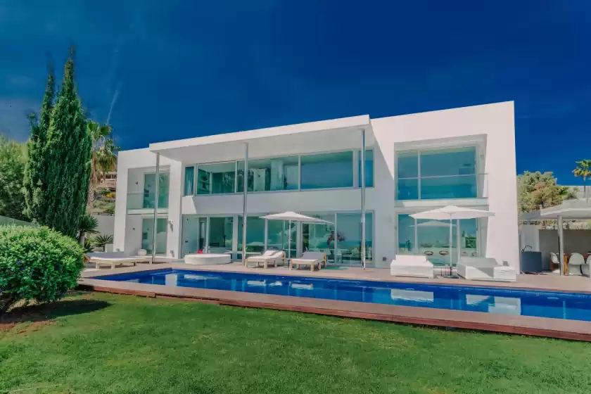 Holiday rentals in Villa serenity, es Cubells
