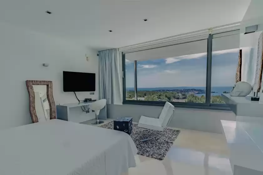 Holiday rentals in Villa serenity, es Cubells