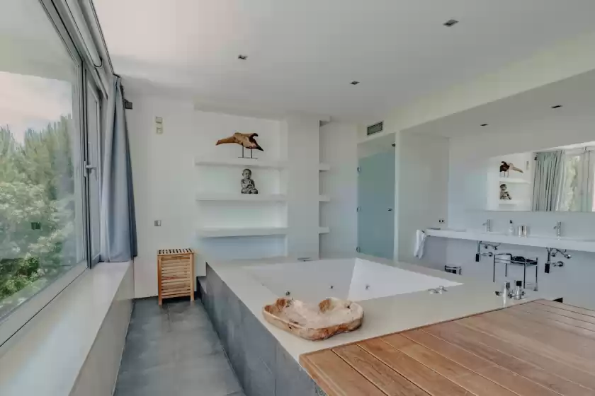 Holiday rentals in Villa serenity, es Cubells