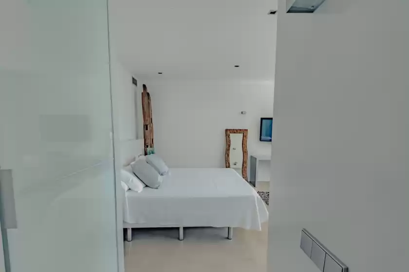 Holiday rentals in Villa serenity, es Cubells