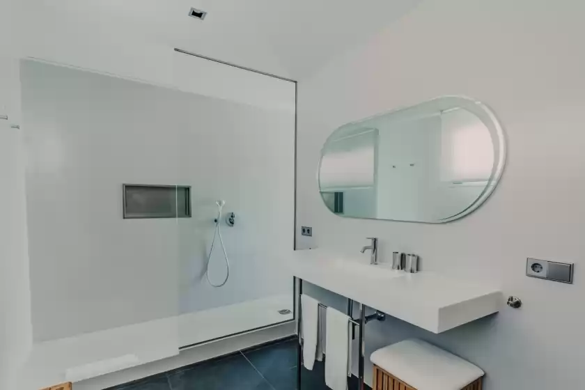 Holiday rentals in Villa serenity, es Cubells