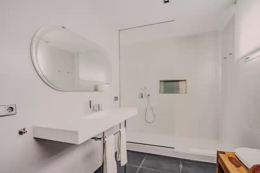 Holiday rentals in Villa serenity, es Cubells