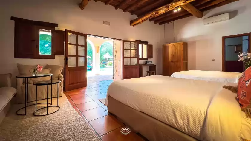 Holiday rentals in Villa velar, Santa Eulària des Riu