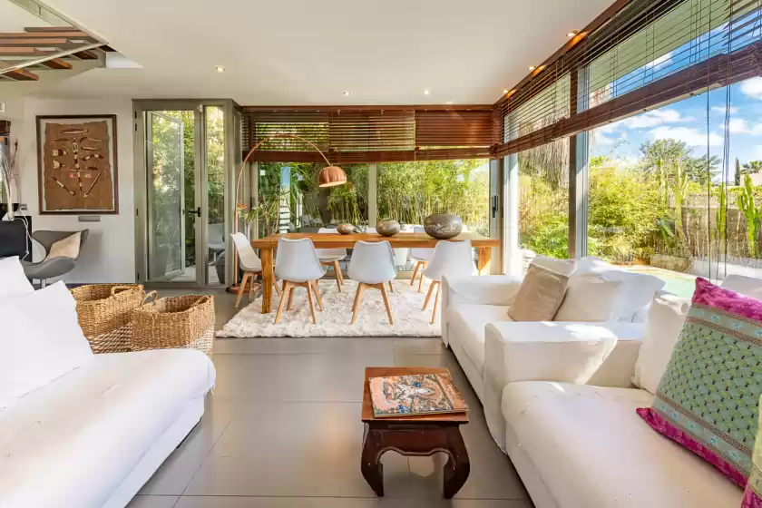 Holiday rentals in Villa zebra, Puig d'en Valls