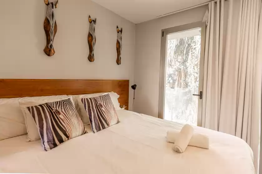 Holiday rentals in Villa zebra, Puig d'en Valls